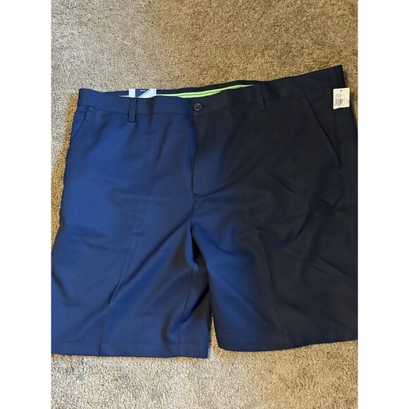 Izod Golf shorts NWT Men’s Size 44 Navy Blue Classic Fit Sportsflex Wicking - Picture 1 of 7